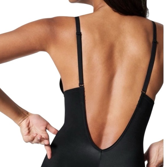 NEW SPANX Black Deep Plunge Bodysuit - Picture 4 of 7